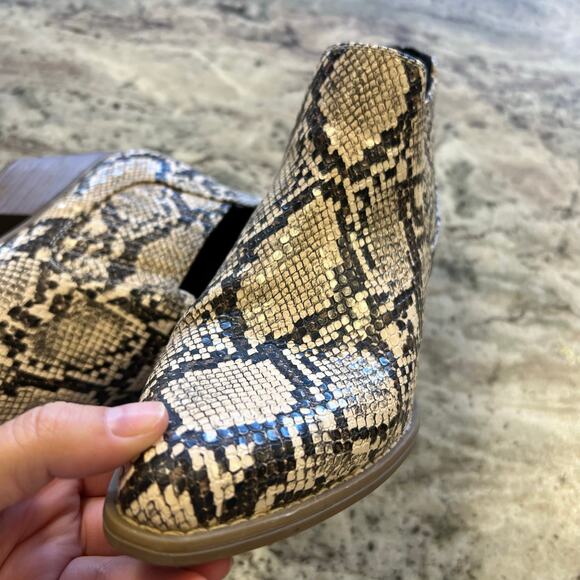 A.N.A Snake Print Ankle Height Heeled Booties Size 9 - Picture 2 of 5